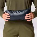 Campera negra con capucha, de pluma de 650 cuins y capa exterior Pertex® Quantum resistente a la intemperie.