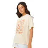Remera color beige con estampado vintage de flores, palmeras y el logo de Rip Curl. Corte clásico y mangas cortas.