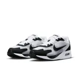 Championes Nike Air Max Solo, color blanco con detalles en negro.