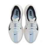 Championes Nike Pegasus Plus de mujer, color blanco con detalles en negro.