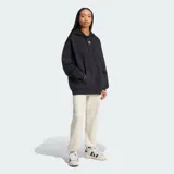 Buzo con capucha Adidas Essentials, color negro, de tela fleece suave y corte holgado. Presenta el logo de Adidas bordado en el pecho y un bolsillo tipo canguro.