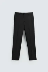 Pantalón de vestir negro de lana, corte recto, con bolsillos laterales y traseros de ojal con botón.