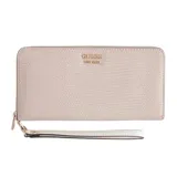 Billetera Guess modelo Lyndi, color rosa con textura símil reptil, cierre perimetral con cremallera y correa de muñeca extraíble.