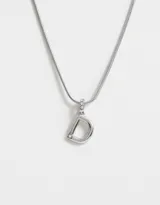 Cadena plateada de acero quirúrgico con dije de letra "B" con strass incrustados.