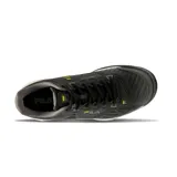 Championes Fila Forehand Clay de hombre color negro con detalles en amarillo y gris. Capellada de material sintético con perforaciones y piezas cosidas. Entresuela de EVA con tecnología Superaction y suela de goma bicolor con tecnología Ever-Grip y pivotes.