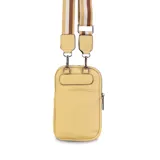 Phonebag color bordó con textura de cuero granulado, cierre superior, bolsillo trasero tipo sobre y correa regulable y desmontable de galón a rayas en tonos beige, blanco y bordó.