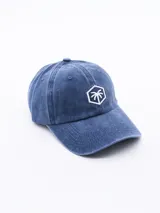 Gorra de béisbol color gris con logo de palmera bordado en blanco.