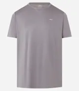 Remera deportiva blanca de poliéster, con cuello redondo, mangas cortas y recortes laterales.