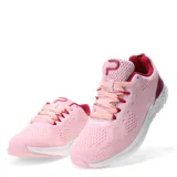 Championes grises con cordones y suela blanca.