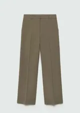 Pantalón de vestir color beige, de corte wide leg, tiro medio y pinzas frontales.