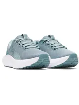 Championes de running Under Armour Charged Surge 4 color celeste con logo de la marca en el lateral.