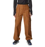 Pantalón cargo color verde oliva, de corte holgado, con cintura parcialmente elástica, bolsillos laterales y traseros con solapa, anillo en D y puños ajustables.