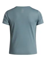 Remera deportiva de manga corta para mujer, color azul verdoso (teal), con cuello redondo y textura de micro-rayas horizontales. Presenta un pequeño logo reflectante en la parte inferior izquierda.