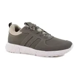 Championes urbanos color gris con detalles en beige y suela blanca con textura.
