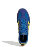 Championes Adidas Barreda Decode, color azul con detalles en amarillo y suela color crema.
