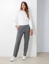 Pantalón jogger blanco de algodón con pretina elastizada.