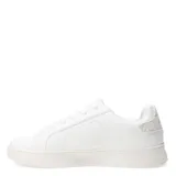 Championes acordonados color beige, de estilo casual.