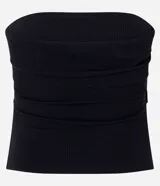 Blusa sin breteles negra de rib con textura ligera y fruncido lateral.