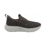Championes Olympikus Clic color marrón, sin cordones, con capellada de tejido de punto y suela blanca con tecnología Evasense.