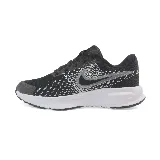 Zapatillas deportivas Nike Run Defy negras con detalles en gris y blanco.