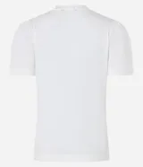 Remera blanca de algodón con cuello redondo y mangas cortas abullonadas. Presenta estampados de un lazo, una flor, un corazón y frases caligráficas.