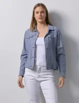 Camperita de lino estampada marca Dash, con abertura central con botones y bolsillos delanteros.