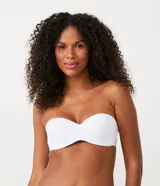 Soutien femenino modelo top, color negro, con copa hueca y tirantes removibles.