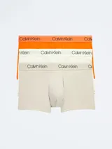 Pack de tres bóxers Calvin Klein de microfibra elástica en color naranja, blanco y beige, con cintura elástica con logo de la marca.
