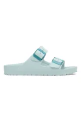 Sandalias Birkenstock Arizona Sb Eva color verde agua, confeccionadas en goma EVA, con dos correas ajustables con hebillas de plástico turquesa.