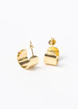 Aros tipo argolla anchos con baño de oro 18k, hipoalergénicos.