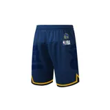 Short de básquet azul con cintura elástica y cordón ajustable. Diseño con logo del equipo Golden State Warriors y detalles en amarillo.