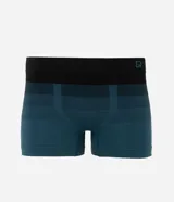 Calzoncillo boxer masculino de microfibra con diseño degradé a rayas horizontales en tonos de azul y negro.