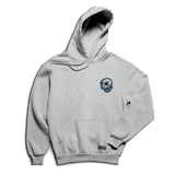 Canguro gris de algodón con capucha, bolsillo delantero y parche bordado de una calavera azul en el pecho.