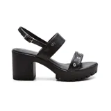 Sandalias negras de cuero sintético con plataforma y taco ancho. Tiras gruesas con hebilla y detalle de tachas.