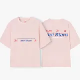 Camiseta celeste con estampado frontal y trasero con el texto "Ittai Stars" en color rojo y azul.