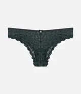 Bombacha de bikini color celeste, de encaje rústico floral, con lazo y dije colgante.