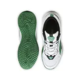 Zapatillas de baloncesto con cuello alto para soporte, plantilla SoftFoam+ para amortiguación y empeine de mezcla de materiales.