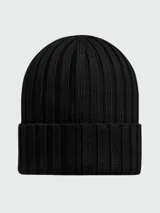 Gorro de lana tejido a punto acanalado, color bordó, con parche circular del logo de Moncler en el frente.