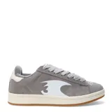 Championes urbanos grises de gamuza con logo blanco en el lateral, cordones grises y suela de goma color crema.
