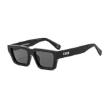 Gafas de sol unisex con montura rectangular negra y lentes grises. Fabricadas con plástico reciclado y filtro UV 400.