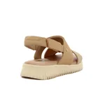 Sandalias Comfortflex color beige con tiras anchas de lycra, pulsera con elástico y suela baja.