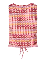 Top sin mangas de crochet con escote en V y cordón ajustable en el centro del busto. Presenta un tejido calado con patrón de ondas horizontales en tonos crema, rosa, naranja y rojo.