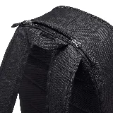 Mochila Nike Heritage Eugene color negro con doble cierre superior y bolsillo frontal con cierre.