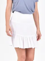 Minifalda con estampado geométrico en blanco y azul marino.