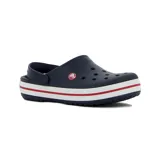 Zuecos Crocs modelo Band, color azul marino con suela blanca y detalles de rayas rojas y blancas.