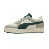 Championes urbanos Puma CA Pro Classic II, color negro con detalles dorados y suela blanca con línea negra.