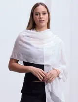 Pashmina de gasa color blanco con apliques de brillos.