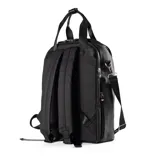Bolso matero negro con diseño 3 en 1: se puede usar como mochila, bolso de mano o bandolera. Confeccionado en PU resistente, cuenta con compartimento para notebook, mate y termo. Tiene acceso con cierre, bolsillos internos y externos, correa regulable y herrajes plateados.