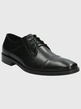 Zapato de vestir formal de cuero negro con cordones, plantilla de cuero transpirable y suela de goma.