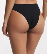 Bombacha de bikini celeste con textura acanalada y laterales de grosor medio.